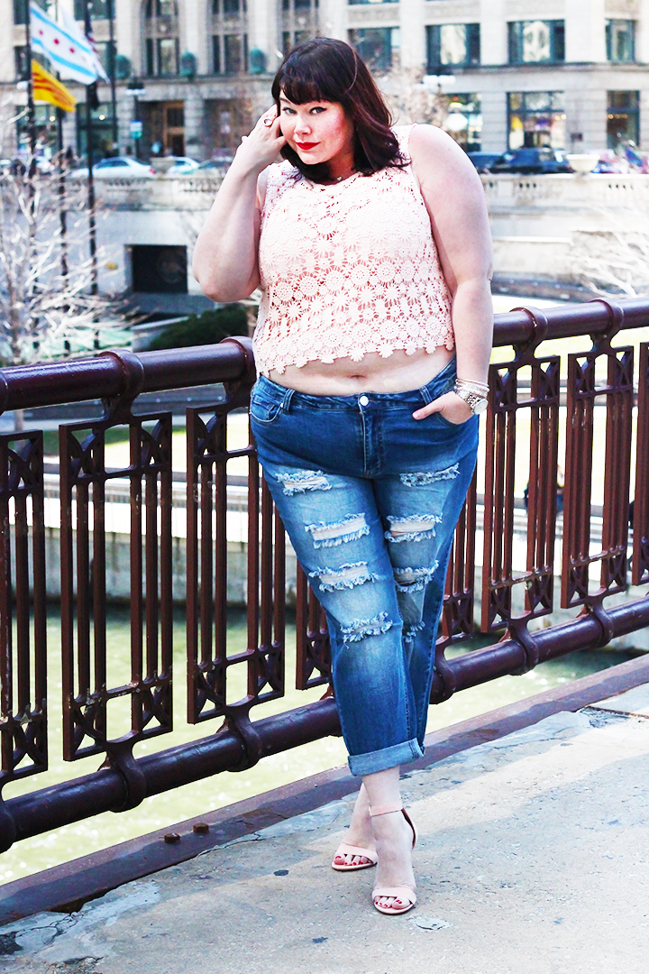 plus size ripped jeans outfit