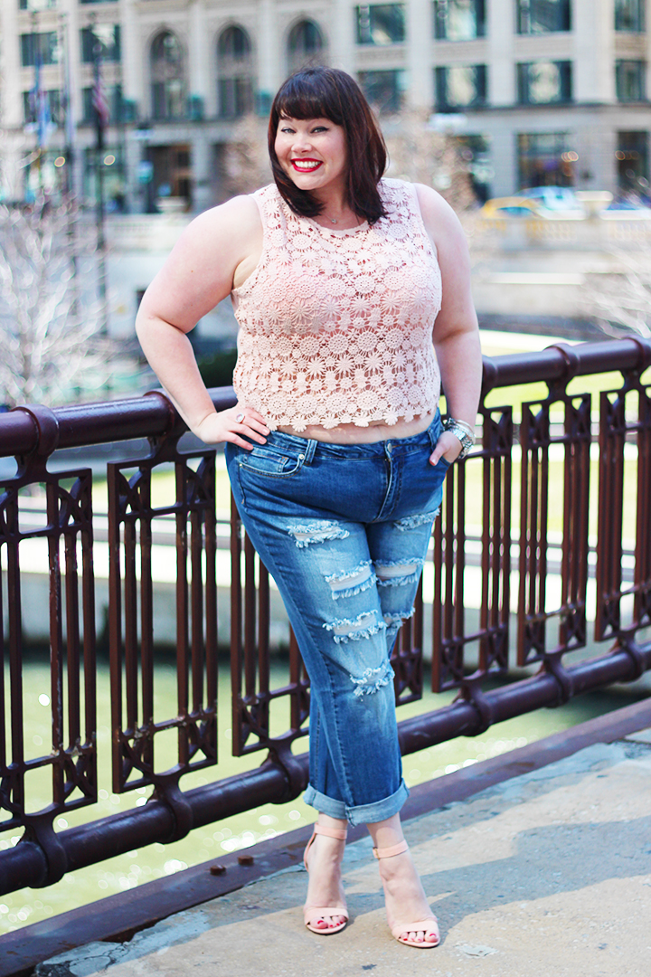 Mindst Kontinent Galaxy Off Duty Style: Forever 21 Plus Size Crop Top and Ripped Jeans