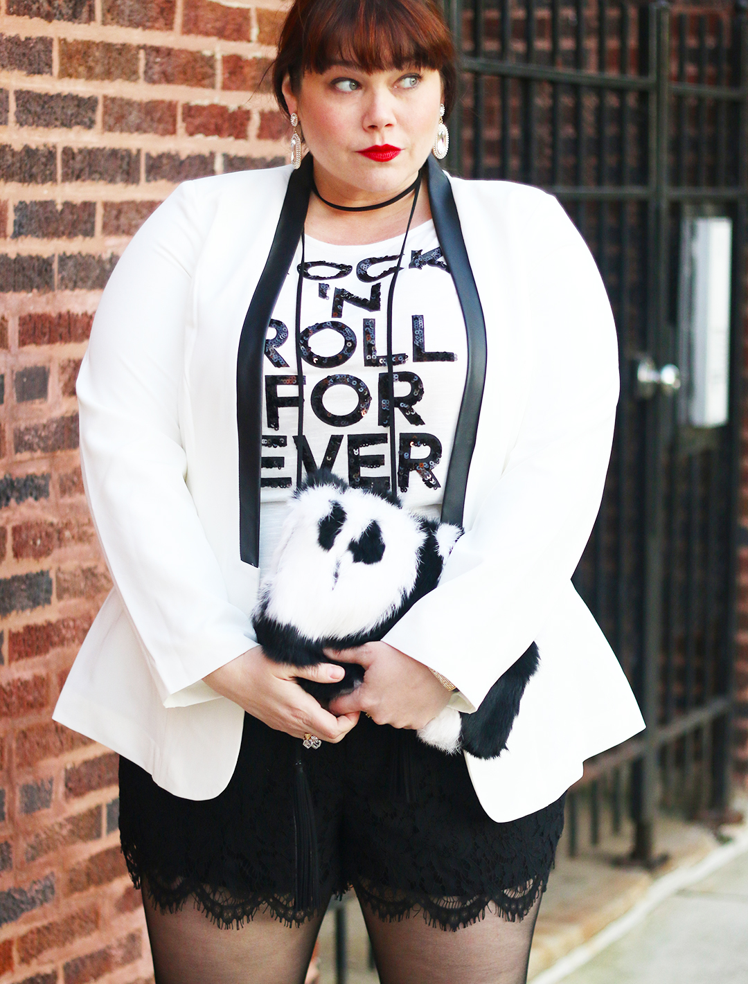 Plus Size Blogger Amber in a White Blazer and Lace Shorts from Torrid, Holiday Style, Plus size holiday