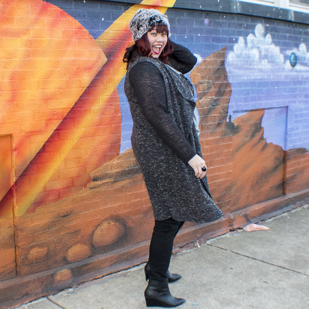 Plus Size Blogger Amber from Style Plus Curves in a Jones New York Drape Front Mix Media Duster from Gwynnie Bee