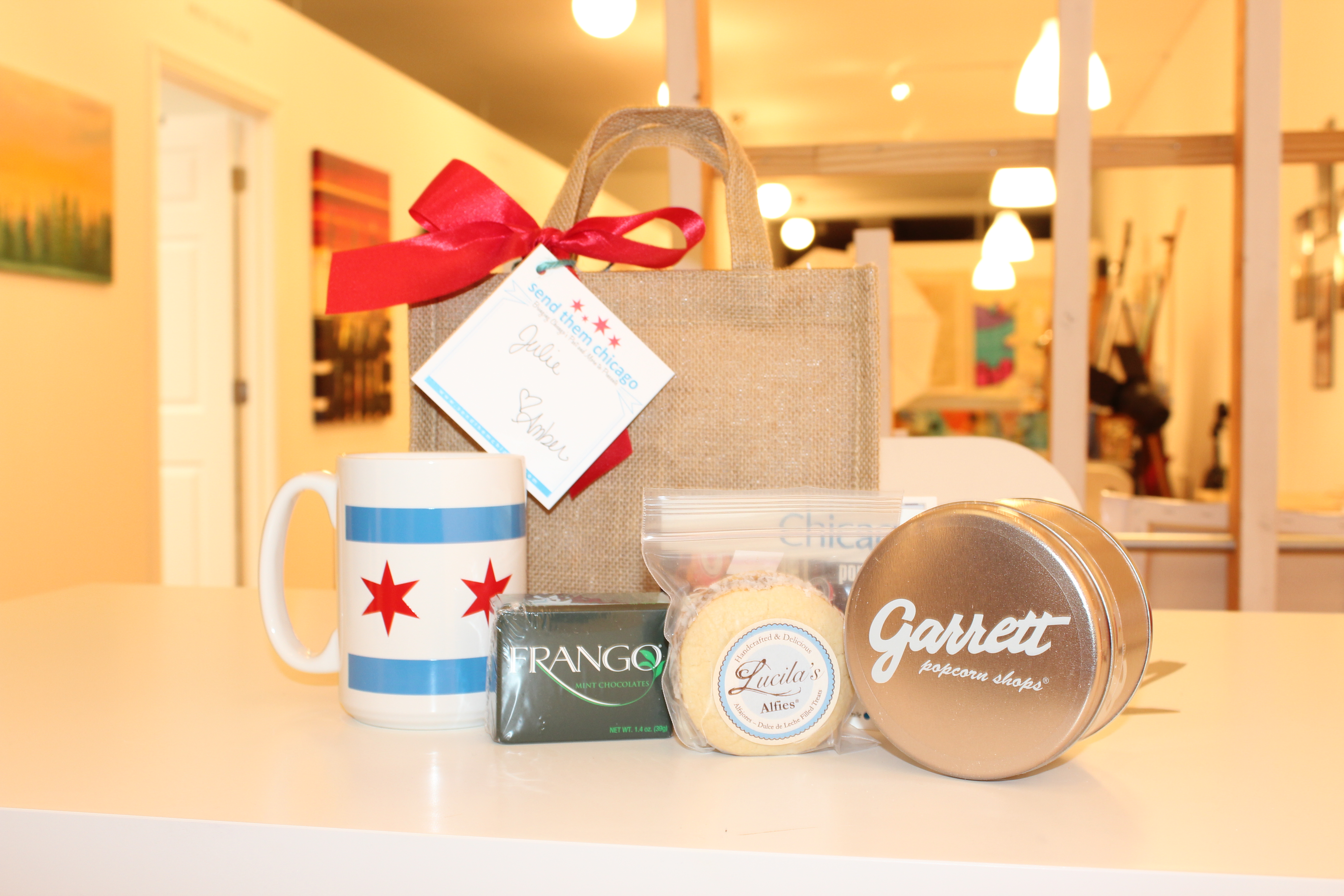 Send Them Chicago gift basket called "Windy City Welcome"