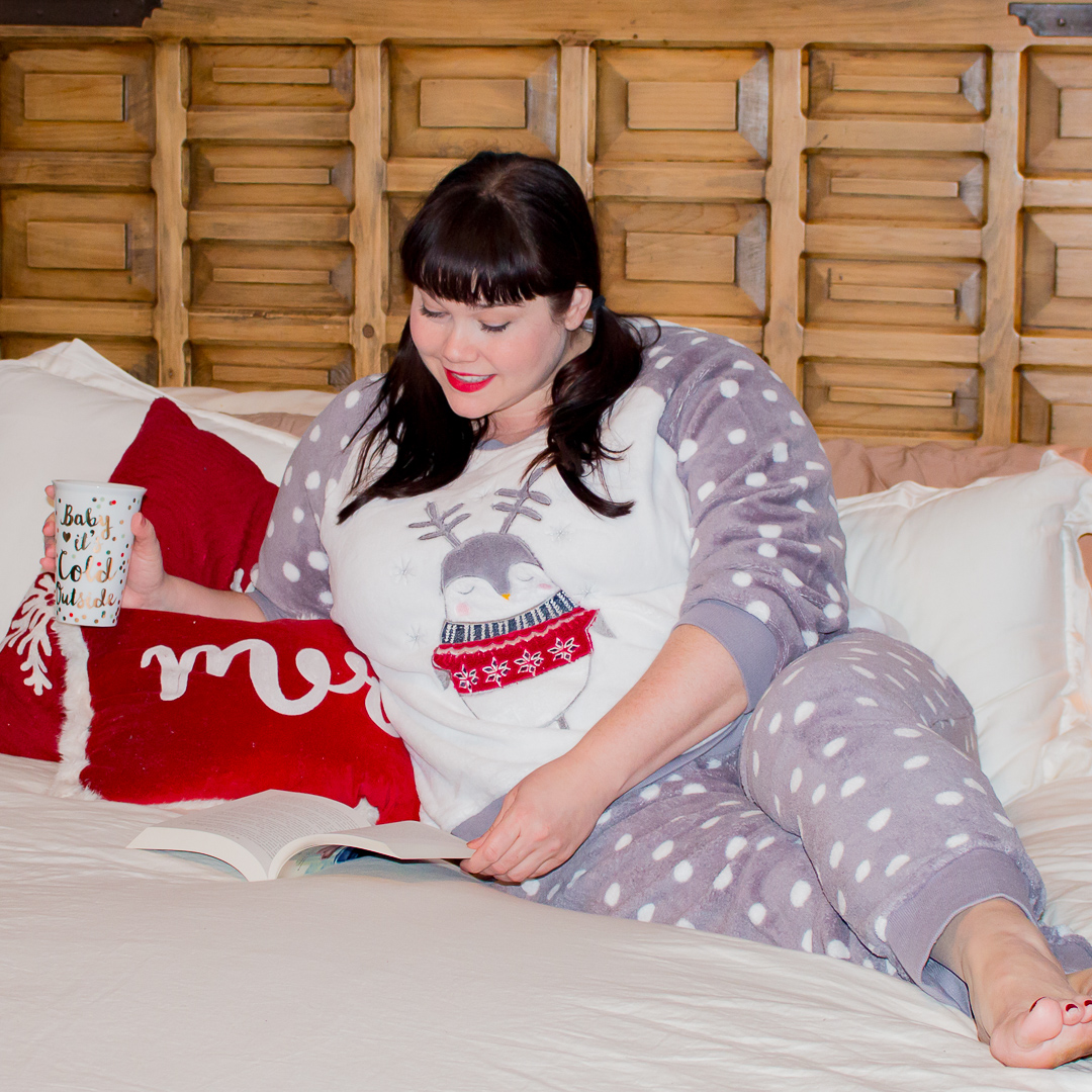 Simply Be Penguin Pajamas, plus size holiday looks, Plus Size Fashion, Style Plus Curves, Chicago Blogger, Chicago Plus Size Blogger, Plus Size Blogger, Amber McCulloch