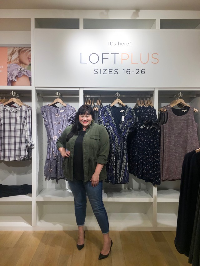 Chicago Plus Size Blogger in Loft Plus Size Clothes